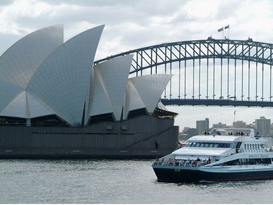 【ランチクルーズ】オーストラリアン・クルーズ・グループで行く！シドニー湾の絶景と豪華ビュッフェを堪能