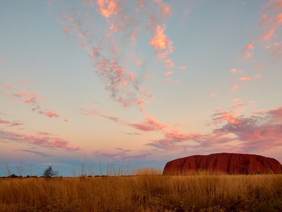 Ayersrock_Sunset_shutterstock_1075329635