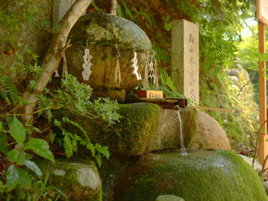 Japan_shimane_tamatukuriyujinja_negaiishi